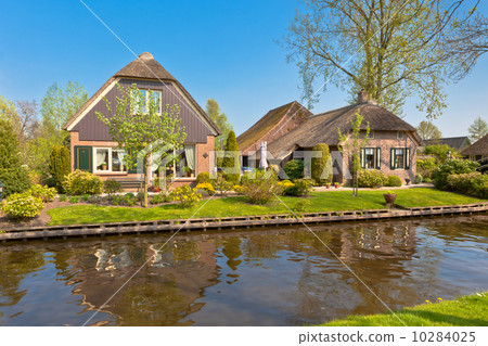 Traditional Dutch houses Traditional Dutch houses 10284025