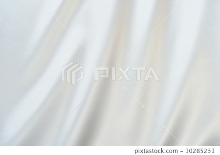Caution) It is not silky. It is a polyester satin cloth. Drape of satin fabric. 10285231