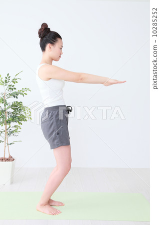 Yoga image 10285252