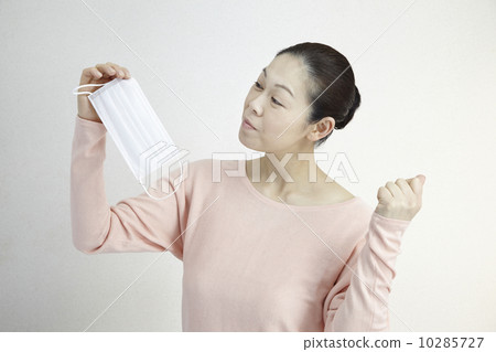 面具和女性中年 10285727