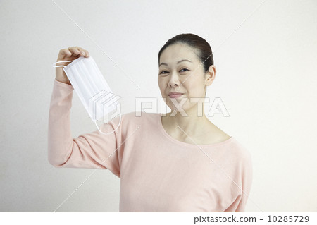 面具和女性中年 10285729
