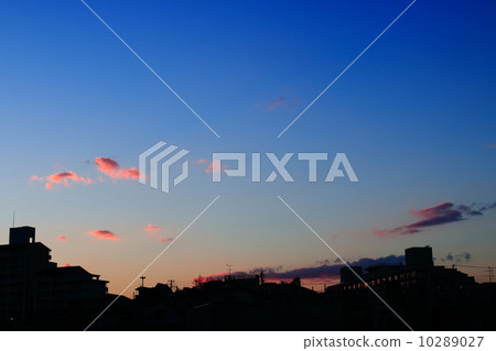 Sunset golden cloud 10289027