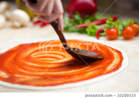 Italian pizza making 10289310