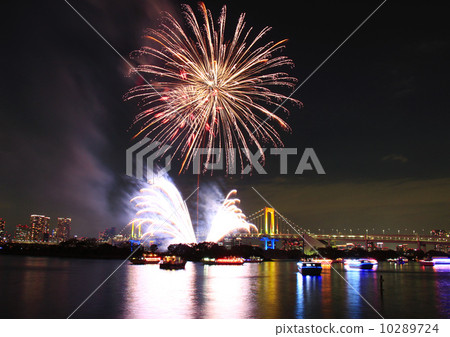 Fireworks to beat in Odaiba 10289724