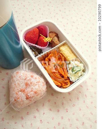 Lunch box and my bottle 10290799