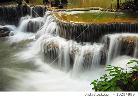 Huay Mae Khamin Waterfall 10294999