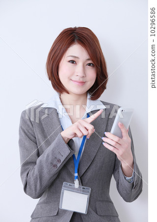 使用智能手機的女人 10296586