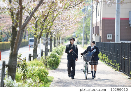 A couple of high school students 10299010