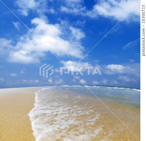 Blue beach. 10300715