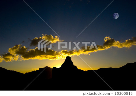 sunsetting over the hills 10300815