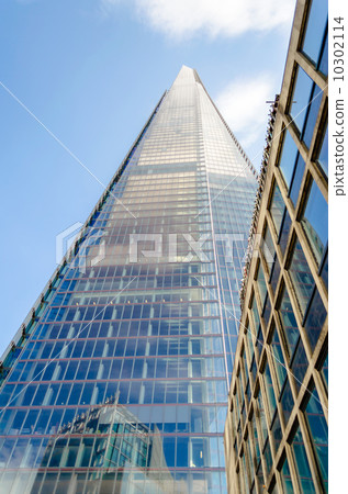 Shard London Bridge, Modern Skyscraper in the London Skyline Shard London Bridge, Modern Skyscraper in the London Skyline 10302114
