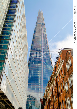 Shard London Bridge, Modern Skyscraper in the London Skyline Shard London Bridge, Modern Skyscraper in the London Skyline 10302115