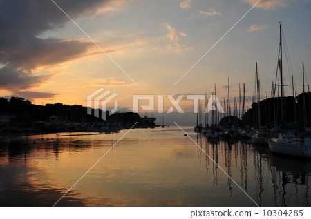 Rest of the yacht 10304285