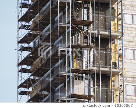 house under construction house under construction 10305867