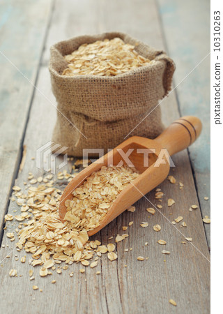 Oat flakes in sac 10310263