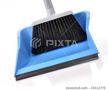 plastic broom with dustpan 10312778