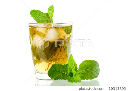 Alcohol cocktail with whiskey and mind Alcohol cocktail with whiskey and mind 10313893