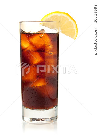Cola in highball glass with lemon slice 10313998