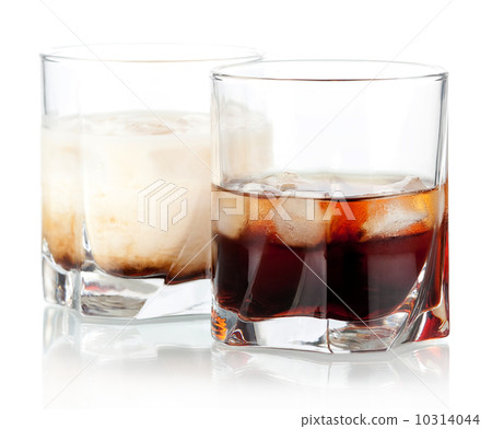 Black russian and white russian cocktails Black russian and white russian cocktails 10314044