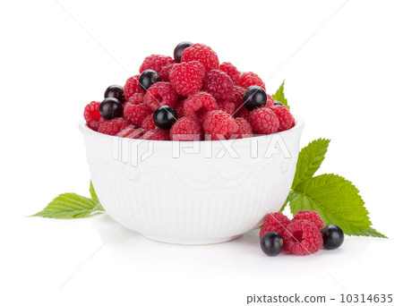 Ripe berries 10314635