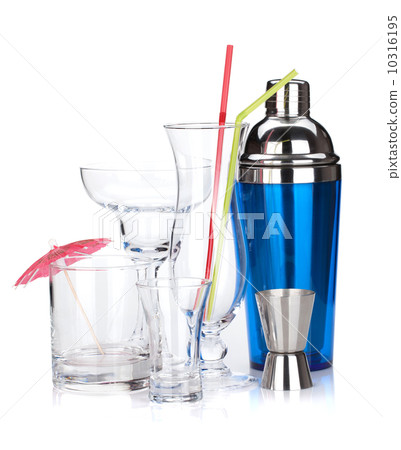 Cocktail shaker and glasses Cocktail shaker and glasses 10316195
