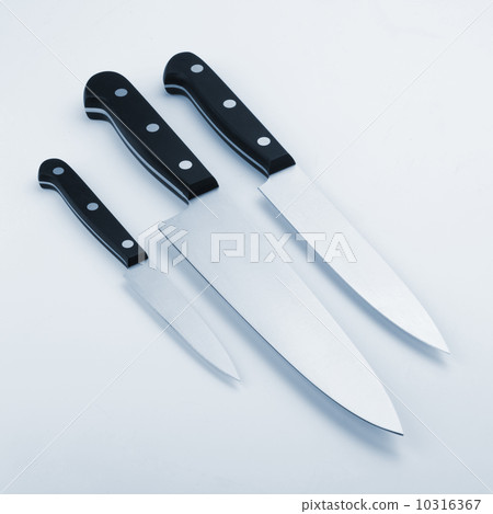 Three kitchen knives 10316367