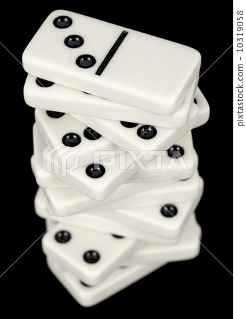 Dominoes 10319058