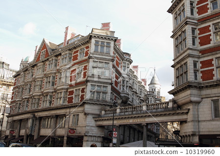Sicilian Avenue 10319960