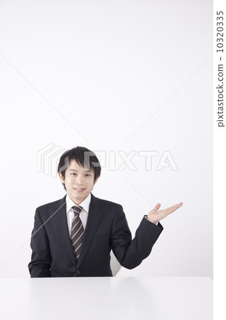 年輕的商人 年輕的商人 10320335