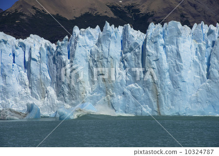 From the sightseeing boat Pelito Moreno glacier 10324787