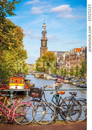 Prinsengracht canal in Amsterdam 10325223