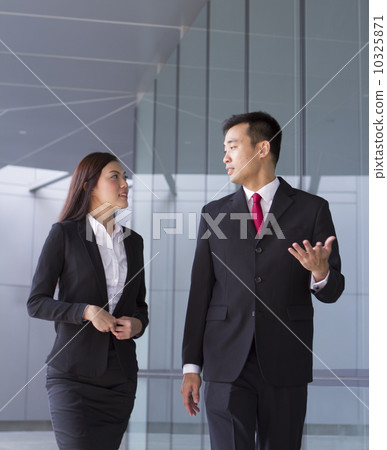 Confident Asian Business Team Confident Asian Business Team 10325871