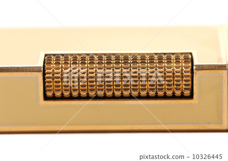 Metal flint golden on gas lighter. 10326445