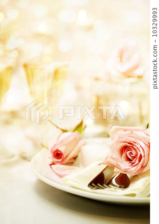 晚餐套餐和香檳 10329993