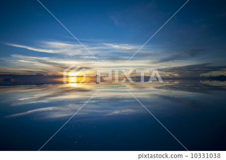 Uyuni鹽湖的絕佳景色 Uyuni鹽湖的絕佳景色 10331038