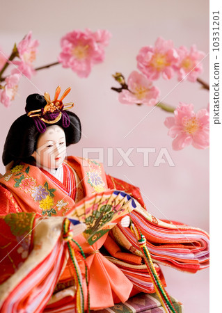 Hina and peach blossoms 10331201