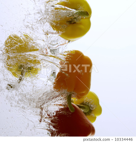 Jumping out paprika 10334446