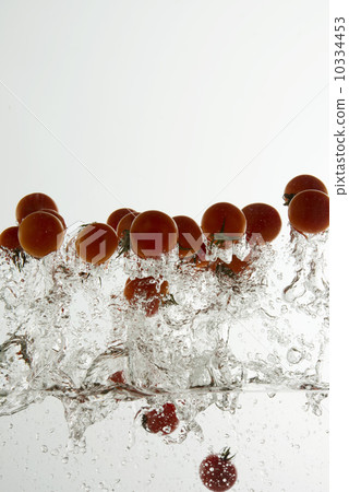 Mini tomato jumping out Mini tomato jumping out 10334453