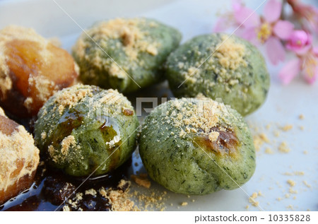 Wormwood Mochi Wormwood Mochi 10335828