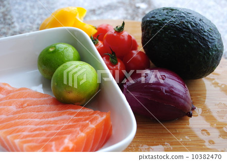 Ceviche material 10382470