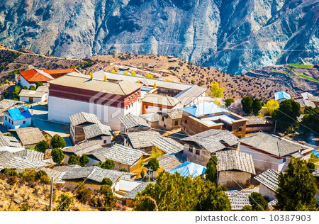 Yunnan scene- Gadan Dongzhulin Lamasery 10387903