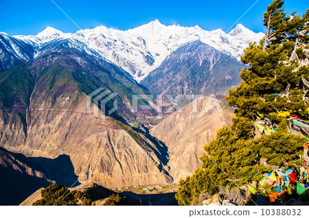 Yunnan scene-Meili(Meri) Snow Mountains and Lancang River Canyon 10388032