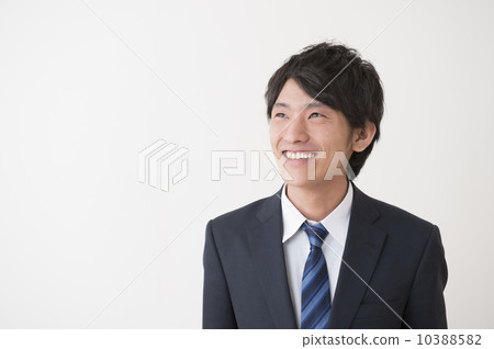 A young businessman wearing a suit 10388582