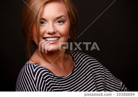 smiling woman 10388894