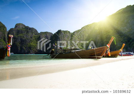 Maya Bay Maya Bay 10389632