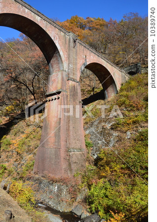 Usui Third Bridge (Megane Bridge) (Usui Pass Railway Facility / Annaka-shi Matsuida Town, Gunma Prefecture) 10389740