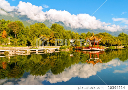 Yunnan scene-Dali three white pagodas and Cangshan Mountain Yunnan scene-Dali three white pagodas and Cangshan Mountain 10394214