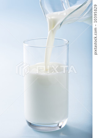 牛奶 牛奶 10395829