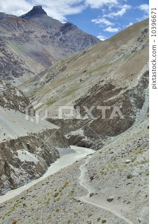 Tsarupu River, Sanskar 10396671