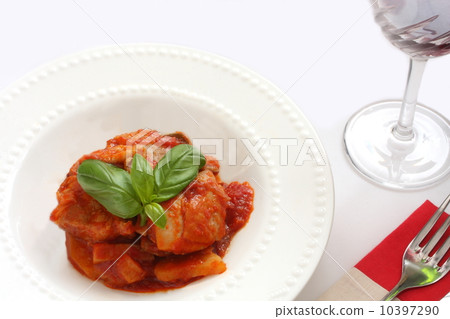 雞燉用蕃茄意大利食物酒白色背景 10397290